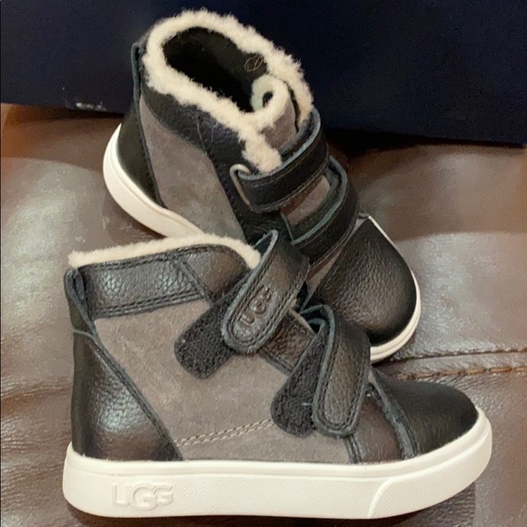 UGG TODDLER RENNON II - Picture 2 of 3